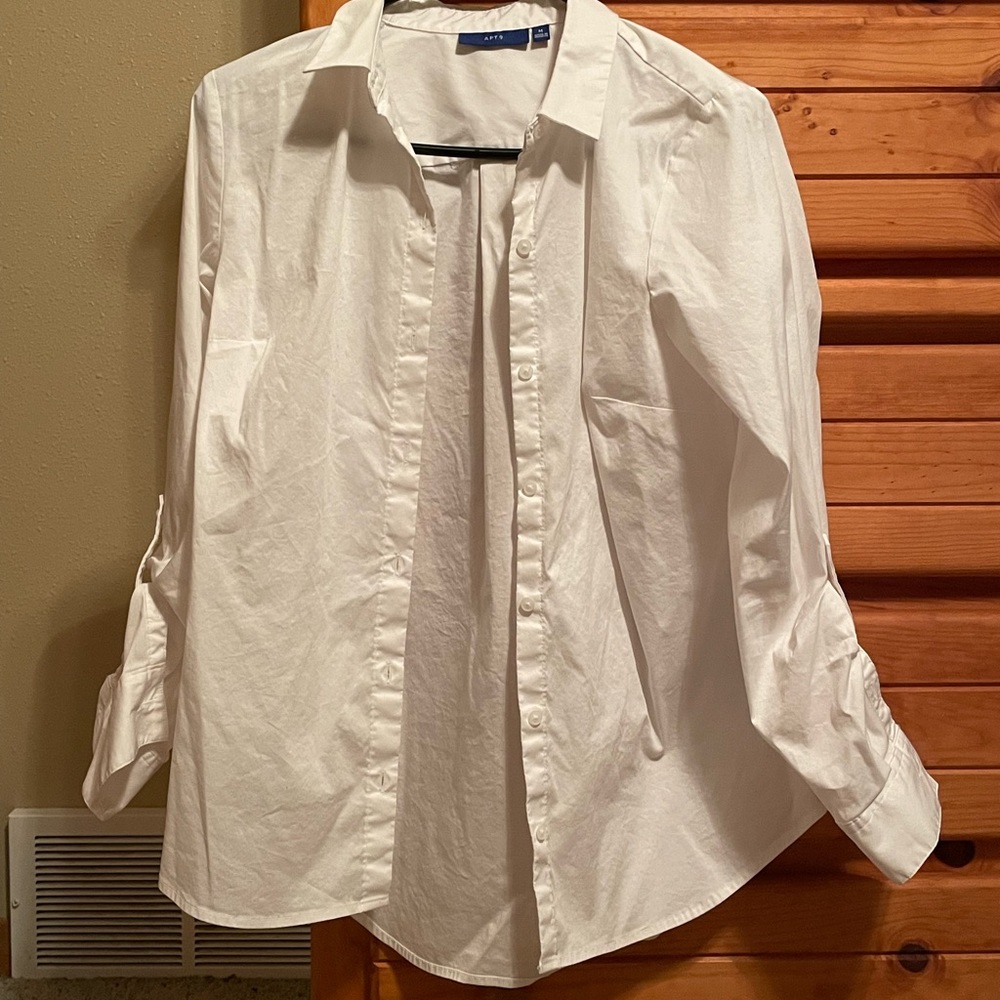 Apt. 9 dress shirt size medium